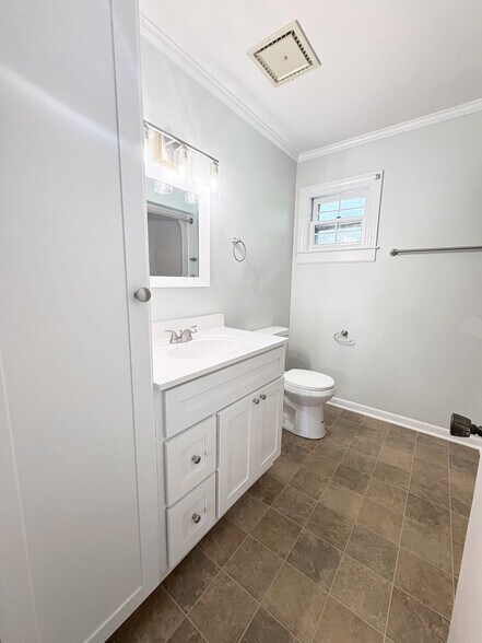 Building Photo - 109 Foxwood Ln