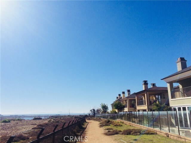 Building Photo - 4731 Oceanridge Dr