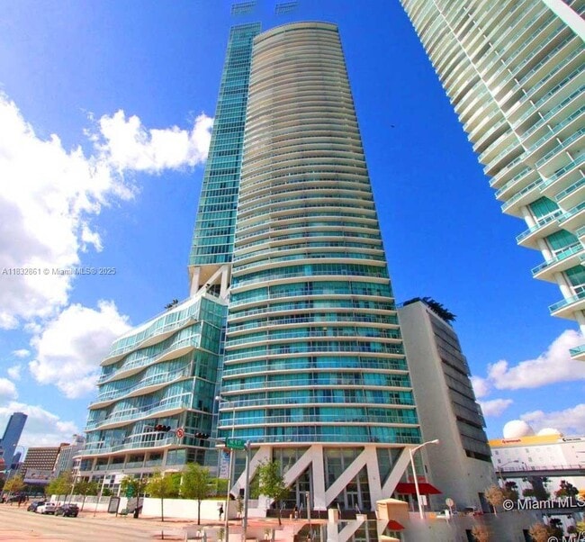 Primary Photo - 888 Biscayne Blvd