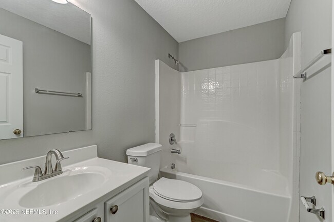 Building Photo - 172 King Arthur Ct
