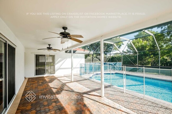 Building Photo - 10274 Ramblewood Dr