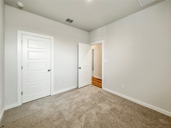 Building Photo - 2104 Lost Timbers Dr