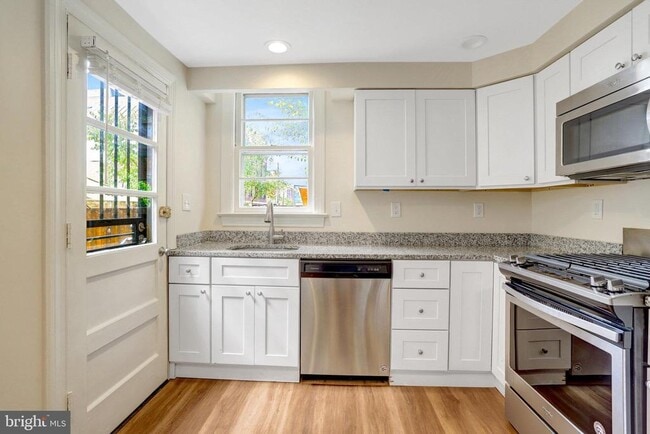 Building Photo - 225 S Payne St