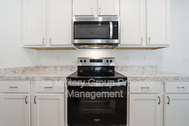 Building Photo - 7814 Meadow Walk Ln