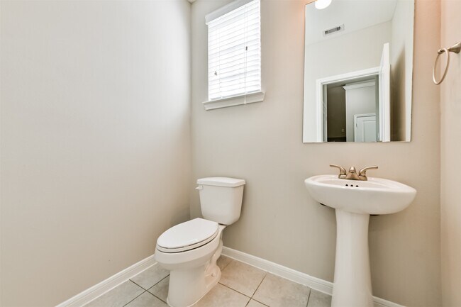 Building Photo - 3216 Walden Breeze Ct