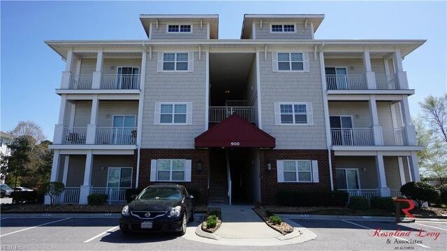 Building Photo - 932 Southmoor Dr