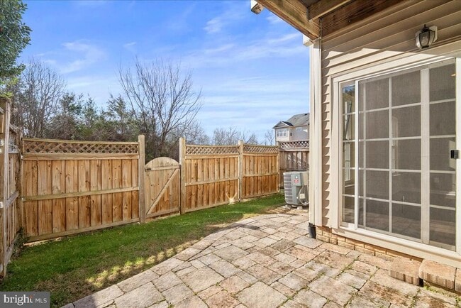 Building Photo - 43277 Tumbletree Terrace