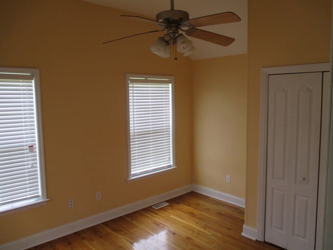 Building Photo - 101 Serenity Ct