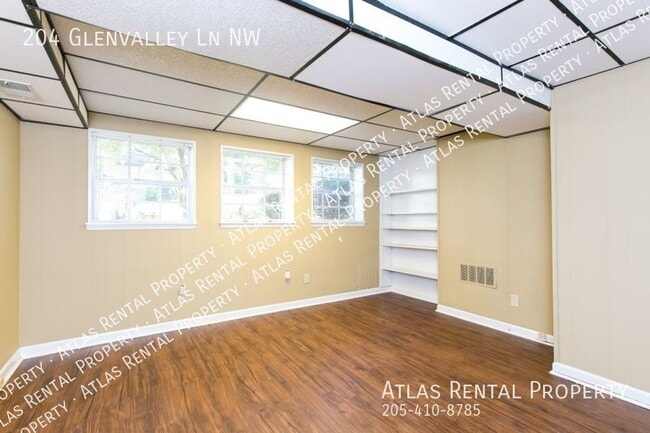 Building Photo - 204 Glenvalley Ln NW