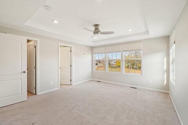 Building Photo - 202 N Sydney Ct