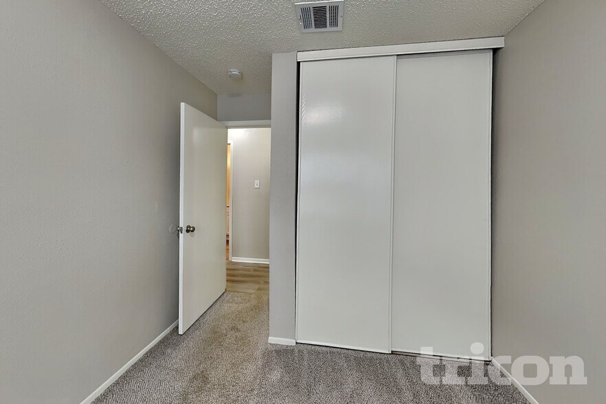 Building Photo - 9506 Sugarloaf Dr