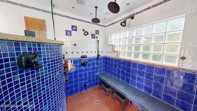 Building Photo - 275 Bonita Dr