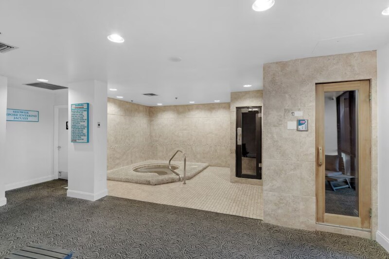 Building Photo - 1040 US-98