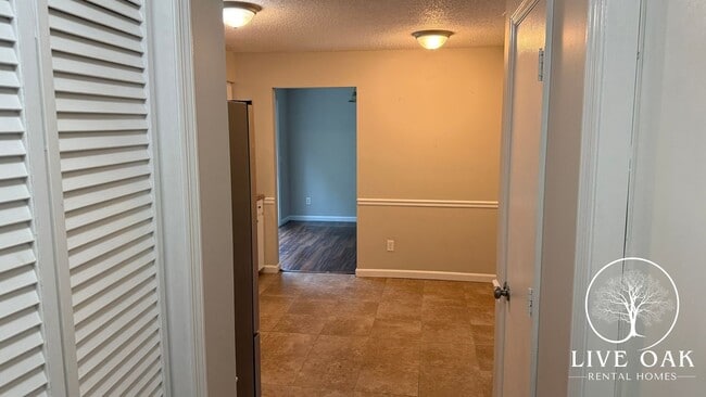 Building Photo - 967 Birchfield Dr