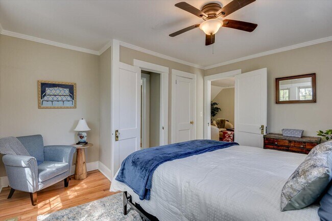 Building Photo - 126 Horry St SE