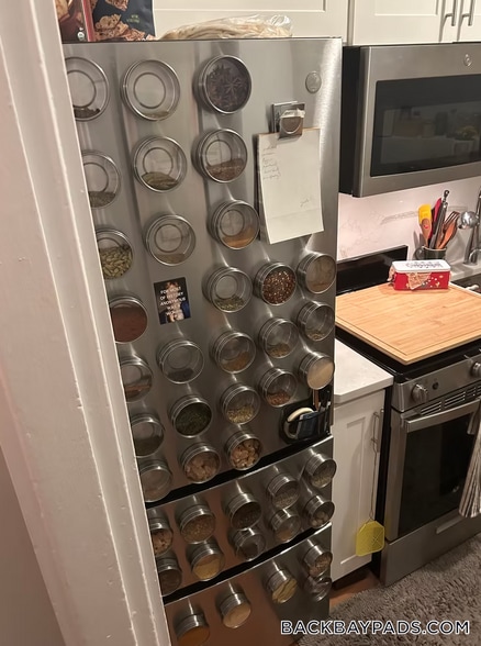 Building Photo - 583 Beacon St