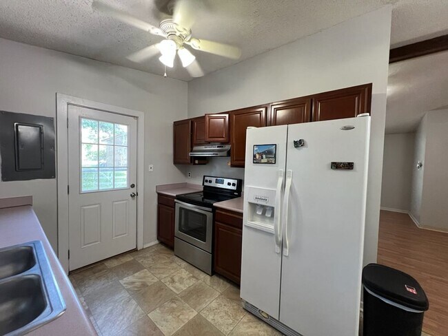 Building Photo - Cozy 3 Bedroom, 1.5 Bath Home in Brynn Marr