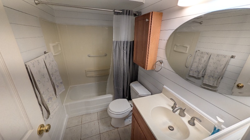 Building Photo - 809 Delhurst Dr