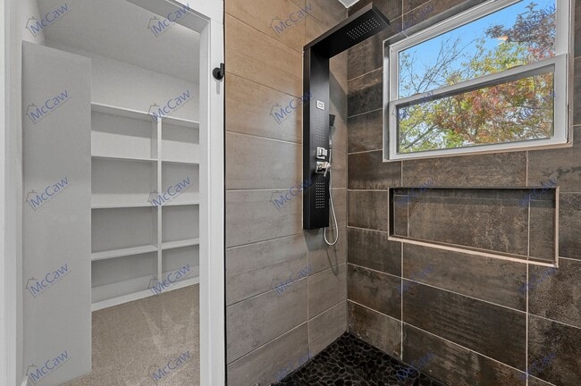 Building Photo - Updated Price for New Year!  Luxury Duplex...