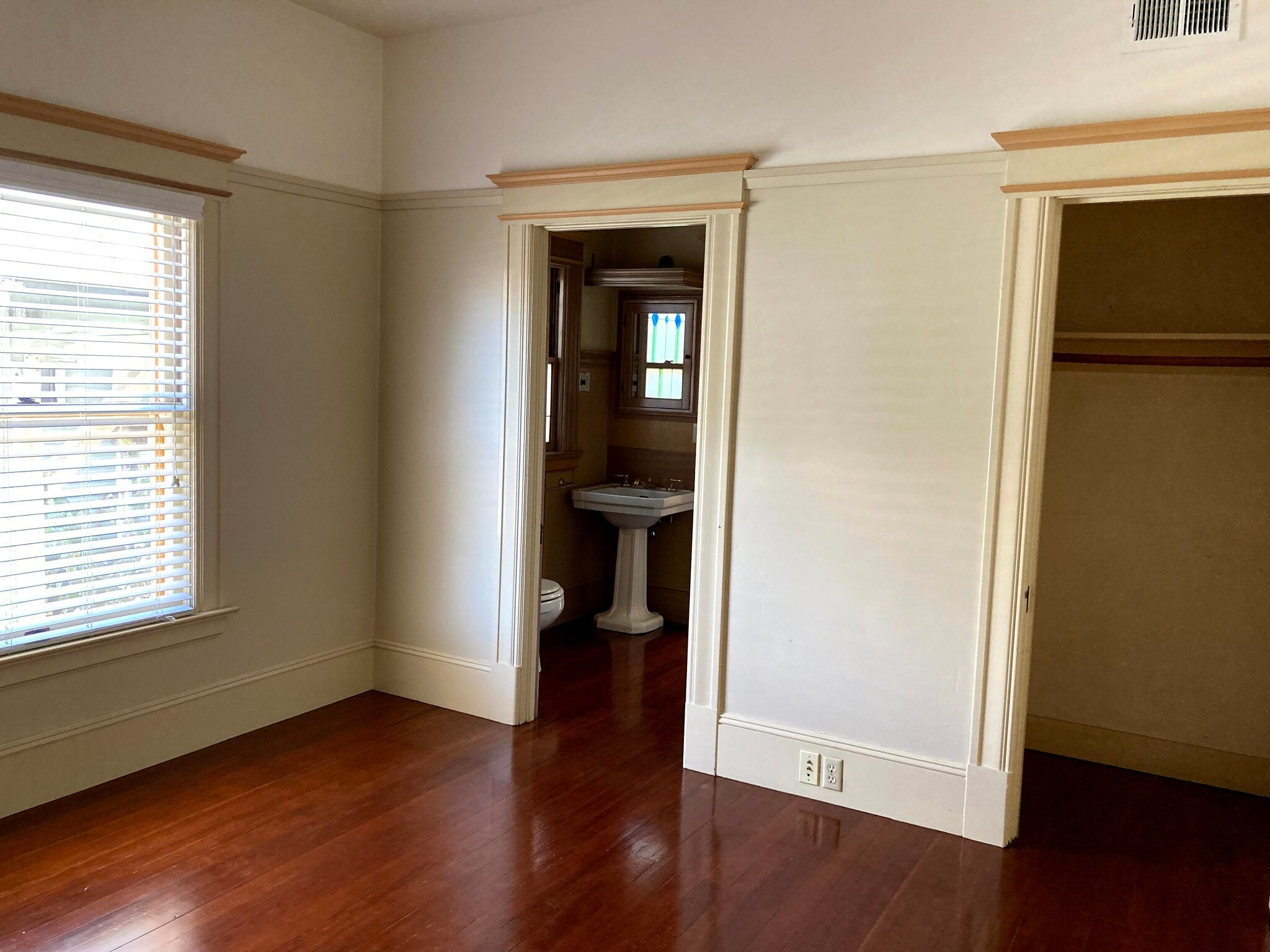 Bedroom 1, door to bathroom - 264 N 13th St