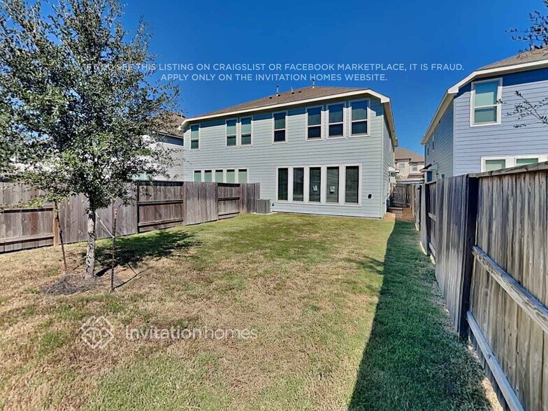 Building Photo - 4026 Champlain Wy