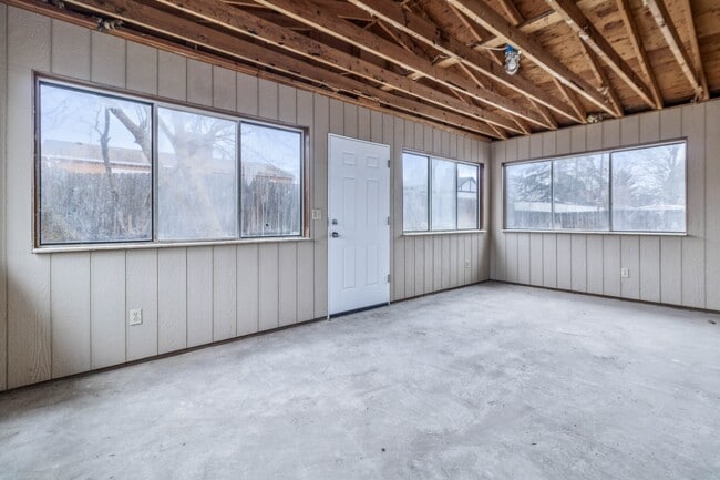 Building Photo - 3233 Wolcott St