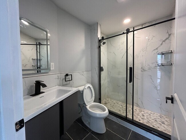 Building Photo - 2104 Reed St