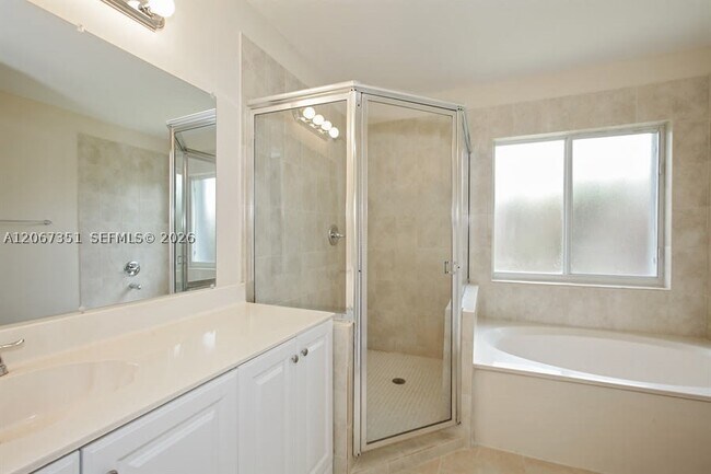 Building Photo - 16440 SW 144th Ave
