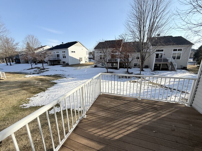 Building Photo - 10515 Pond Curve