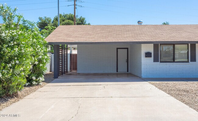 Building Photo - 3325 S Shafer Dr