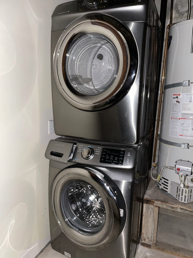 Washer/Dryer in garage - 2545 6th St