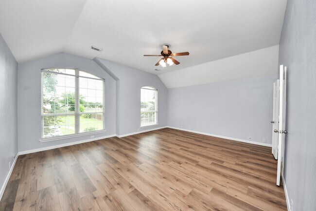 Building Photo - 9002 Sundown Dr