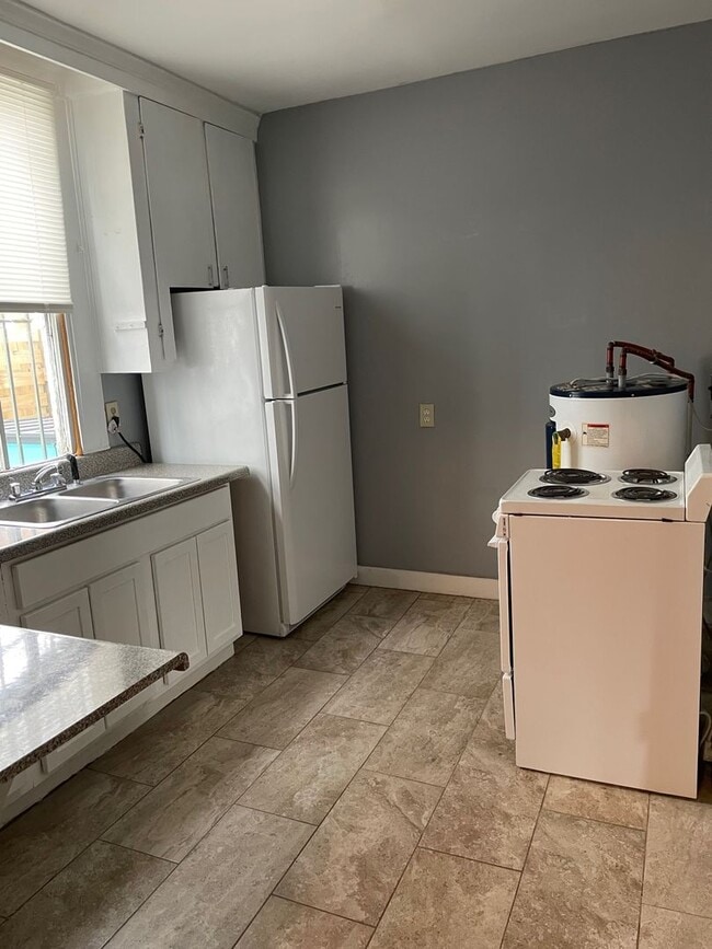Building Photo - Nice 1 bedroom, 1 bath rental on Coming St...