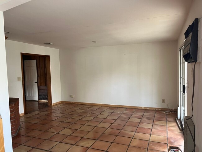 den/dinning area - 4549 Vista del Monte Ave