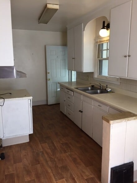 Building Photo - 2316 SE Ohio Ave