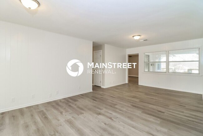 Building Photo - 3 Bedroom Pet-Friendly Home in Fort Worth, TX with Main Street Renewal