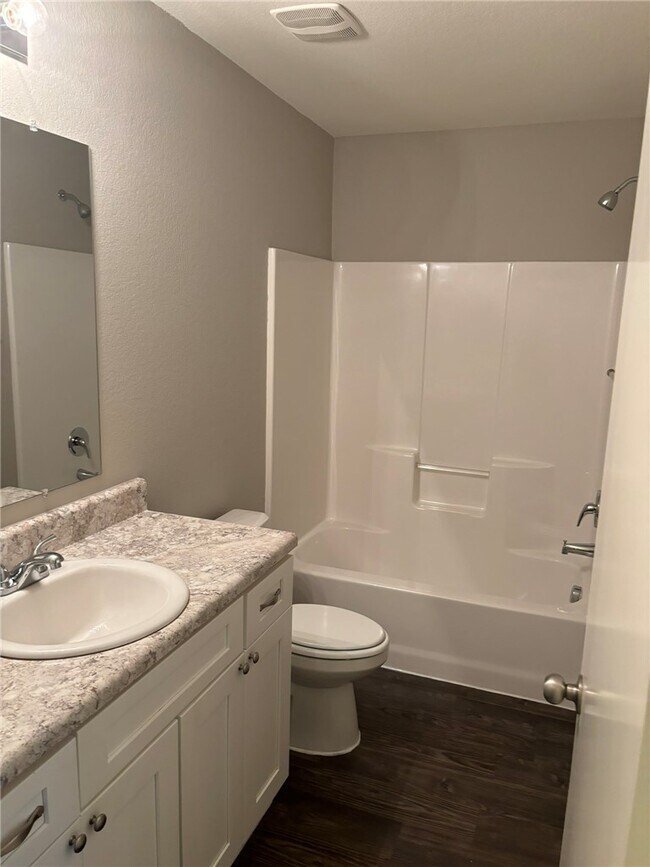 Building Photo - 227 E Anabranch Ct