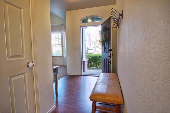Building Photo - 2727 Crater Ln