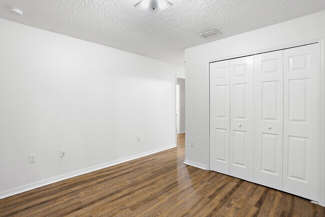 Building Photo - 512 Paulling Dr