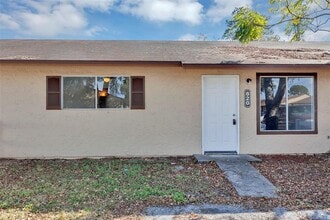 Building Photo - Comfortable & Spacious 3BR Condo with Built-In Closets and Backyard Patio in Tavares Community