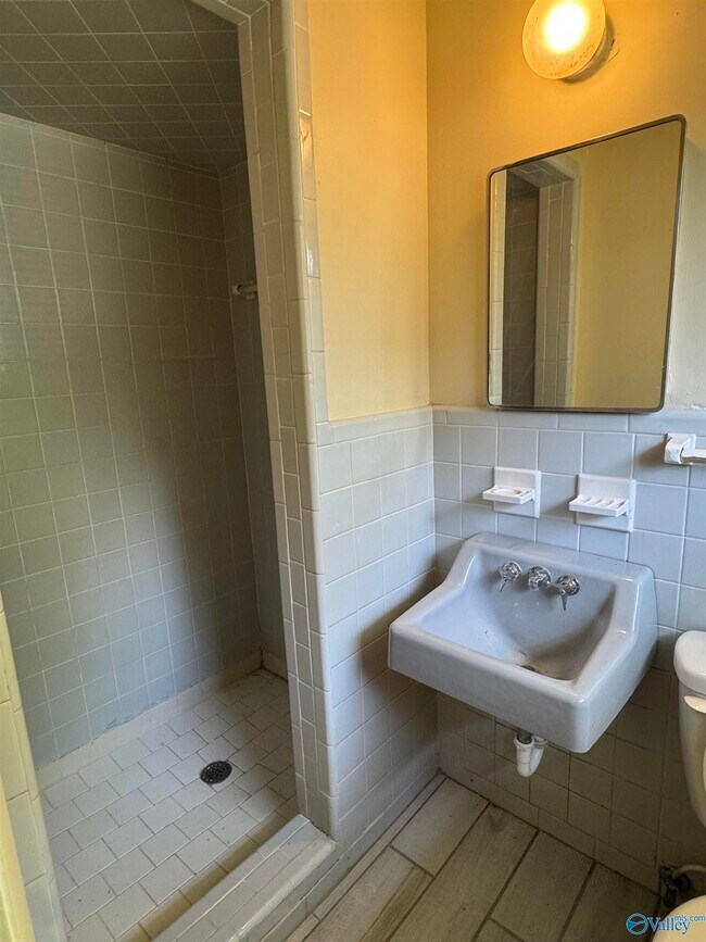 Building Photo - 3913 Battlefield Dr NW