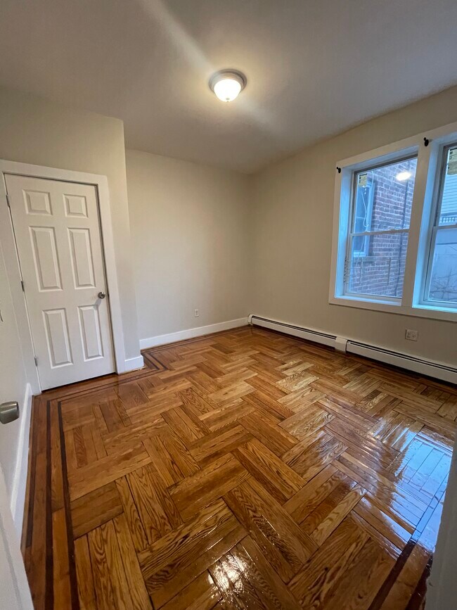 901 Bergen St 3E - 905 Bergen St