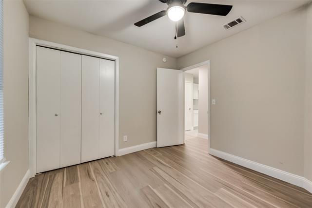 Building Photo - 3301 Cliffview Dr