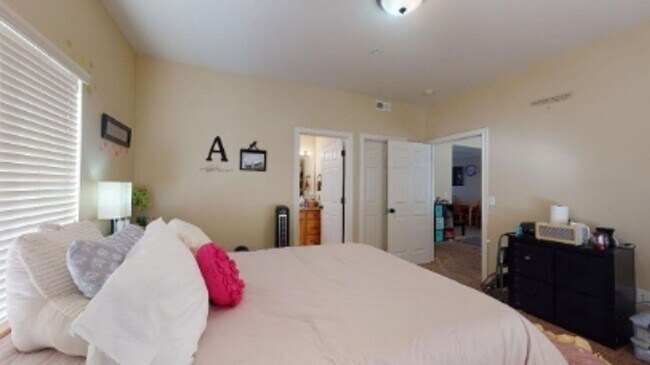 Building Photo - 576 W 1045 N