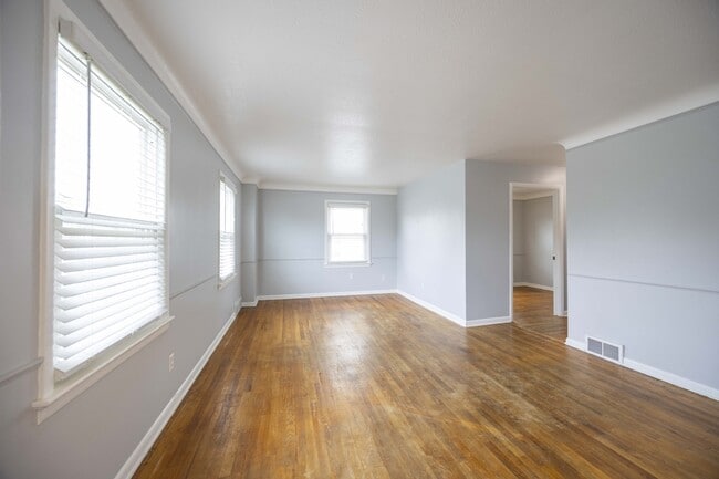 Building Photo - 2416 Warrensville Center Rd
