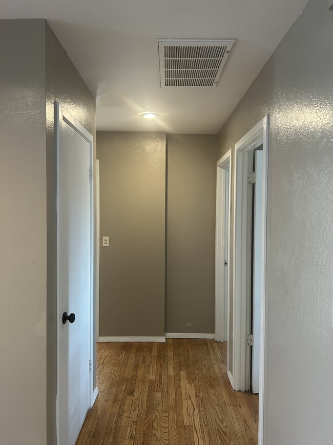 Building Photo - 137 Las Flores Ave