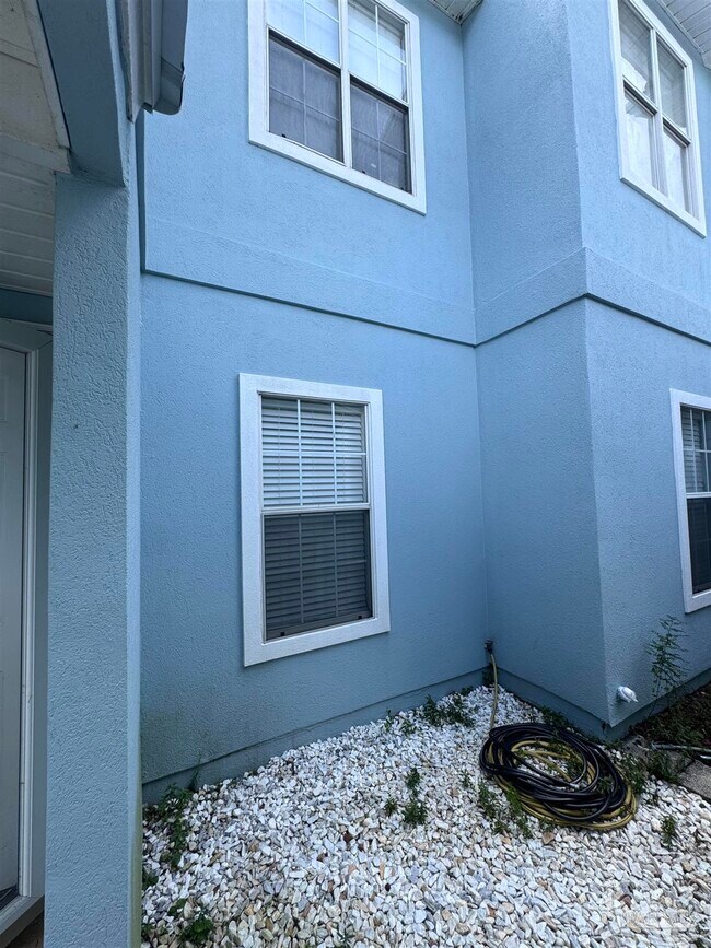 Building Photo - 2703 Bay Club Dr