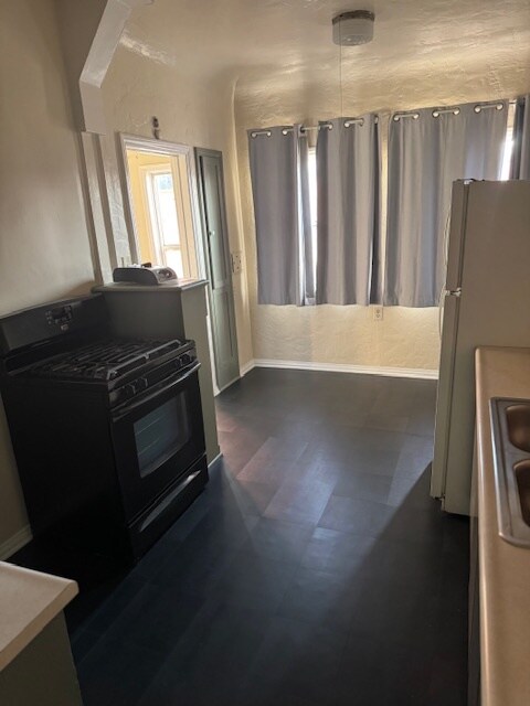 oven and nook - 2203 S Harcourt Ave