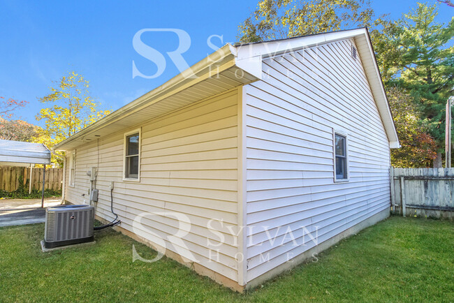 Building Photo - Sweet 3BR 2BA home is waiting for you!