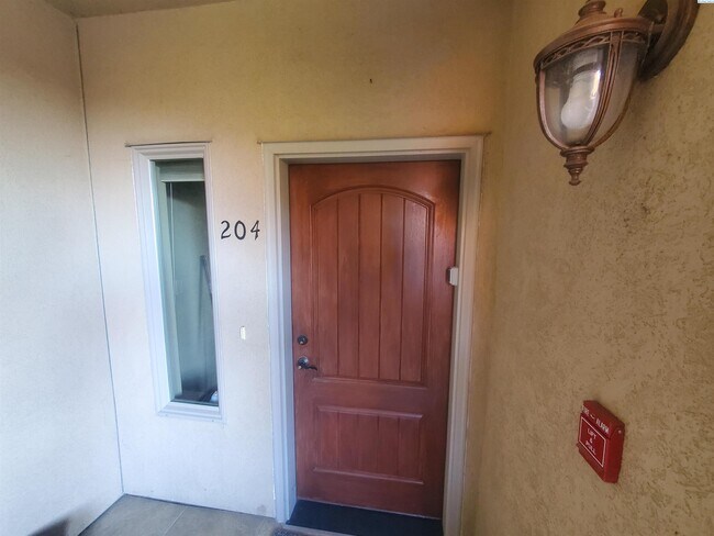 Building Photo - Riverwalk Village-Luxury living-partial ri...